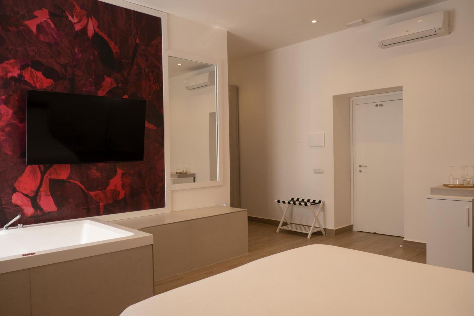 Monumental Luxury Rooms Caserta Exteriér fotografie